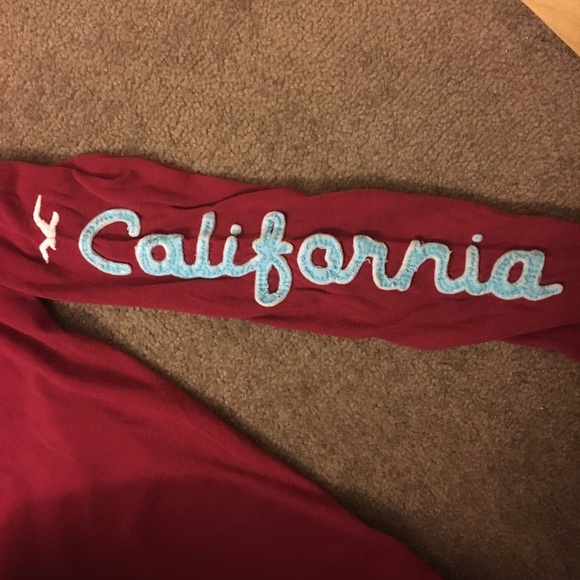 🌟LAST CHANCE🌟Hollister Red Long Sleeve Shirt - Picture 3 of 3